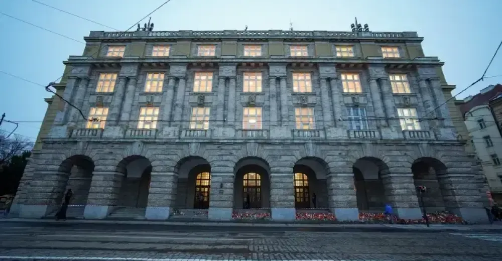 FBI pomáhá s vyšetřováním střelby na filozofické fakultě v Praze