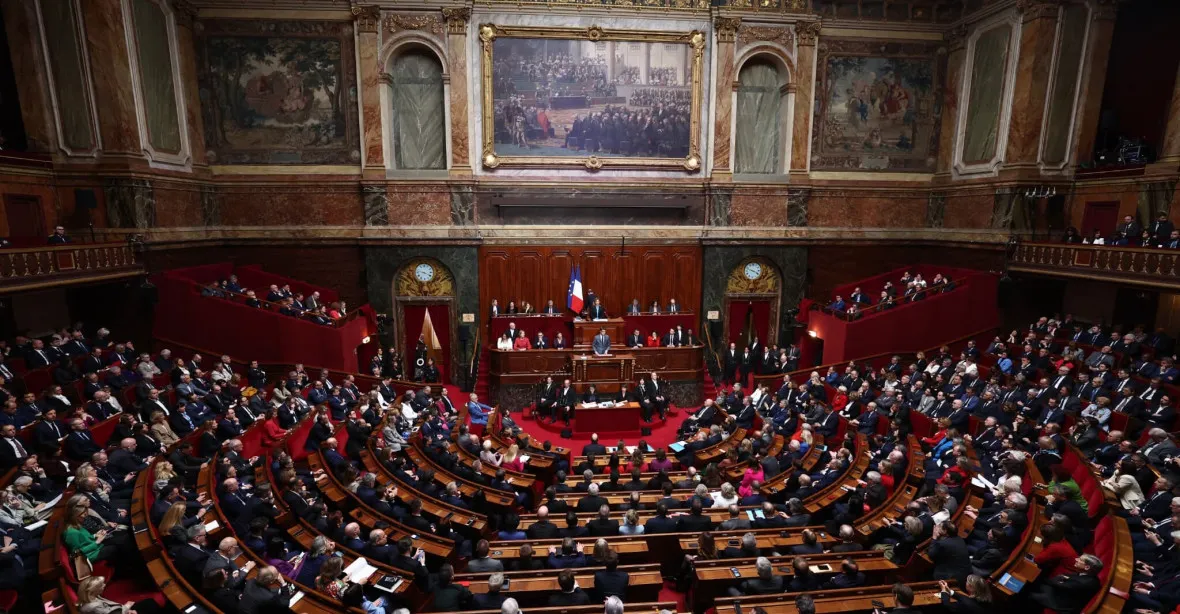 Francie zakotvila právo na potrat do své ústavy, udělala to jako první na světě