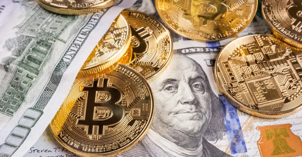 Bitcoin dál trhá světové i české rekordy. Poprvé se dostal nad 70 tisíc dolarů