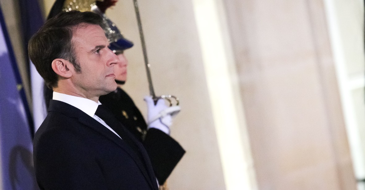 Macron jako Zuřící býk. Francouzský prezident se stylizuje do boxera