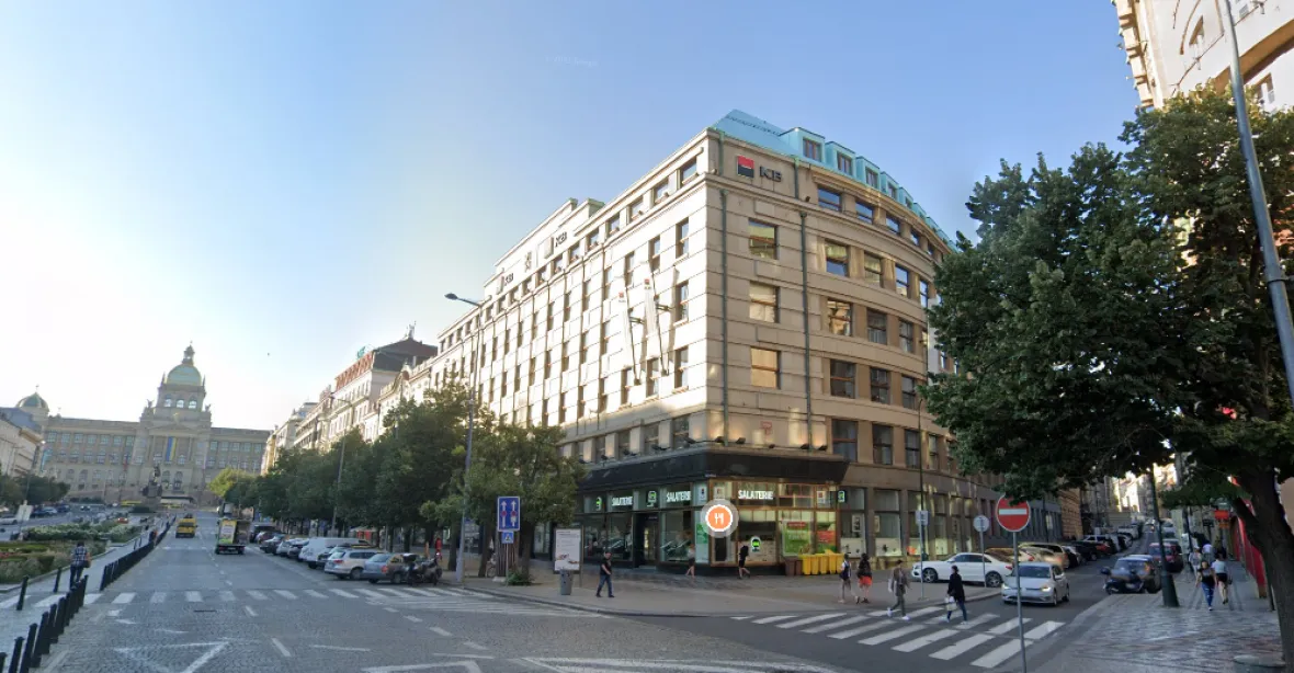 Praha chce koupit od Komerční banky budovu na Václavském náměstí pro své úředníky