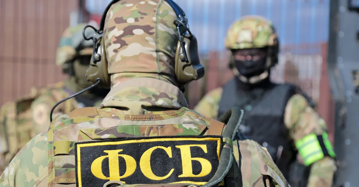 Rusové tvrdí, že našli důkazy o vazbách útočníků na Ukrajinu. Nesmysl, míní Američané