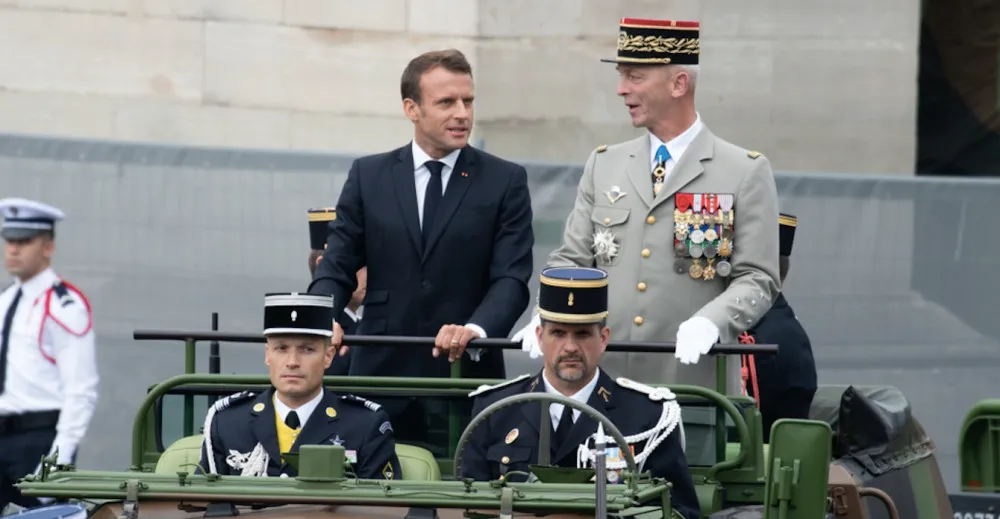 Macron nabízí sdílení jaderných zbraní uvnitř EU, nechce být závislý na USA