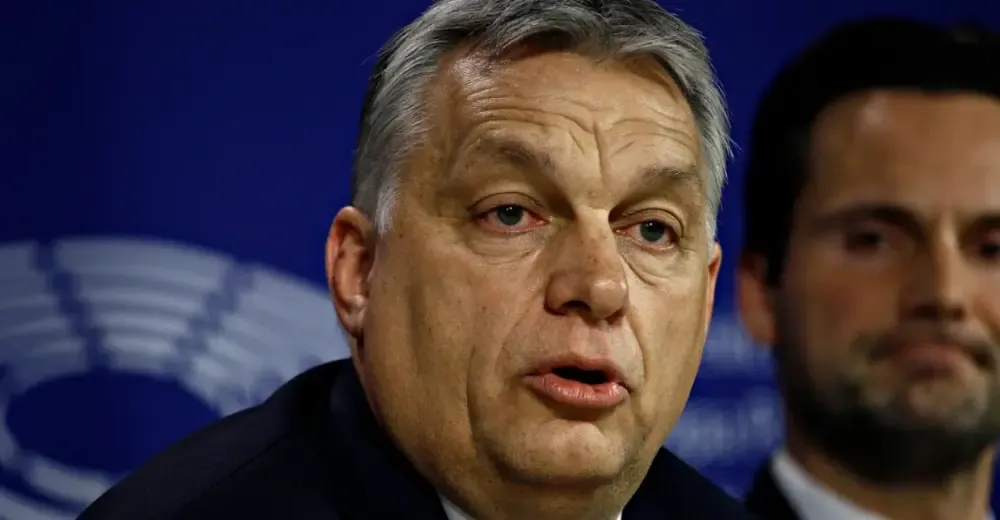 „Pokud se válka na Ukrajině protáhne, zvýšíme výdaje na obranu,“ oznámil Orbán